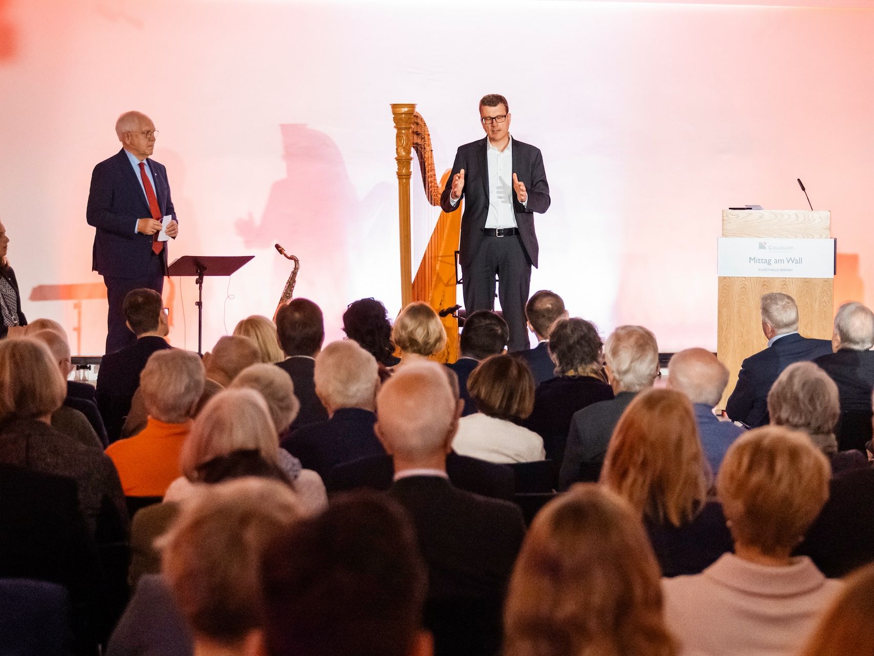 Herr Nerker und Herr Dellwig auf der Bühne