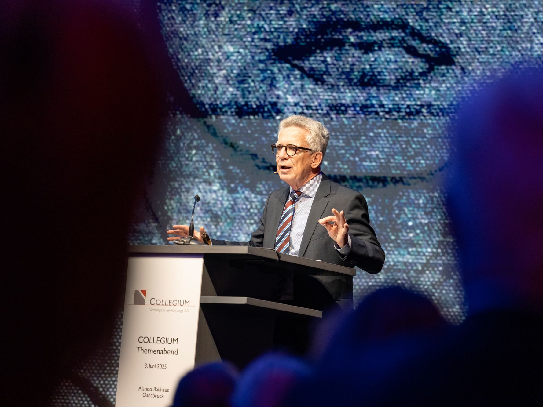 Herr de Maizière am Rednerpult