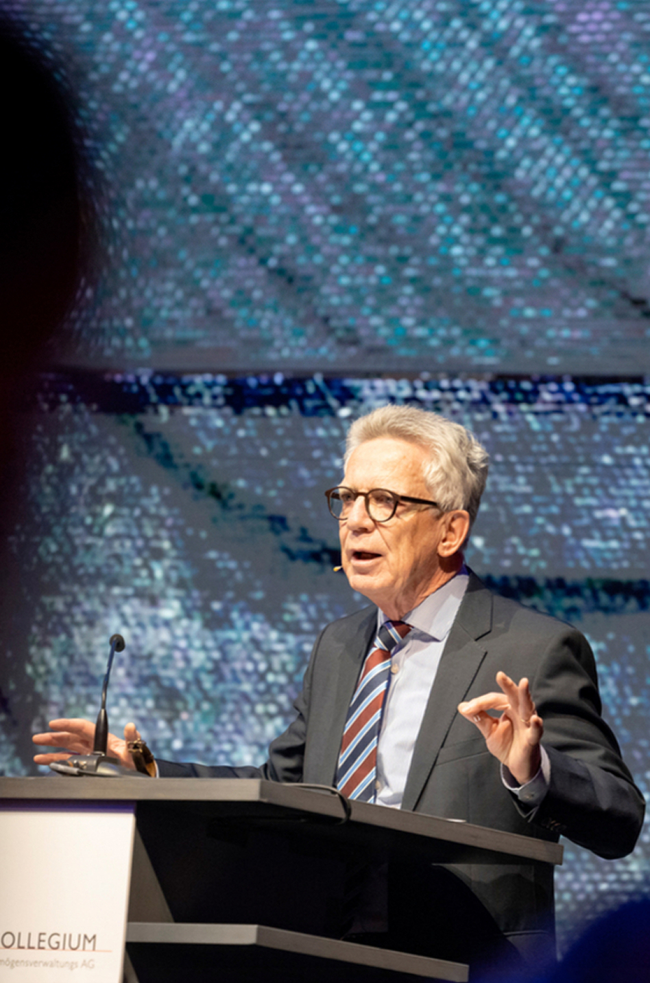 Herr de Maizière am Rednerpult